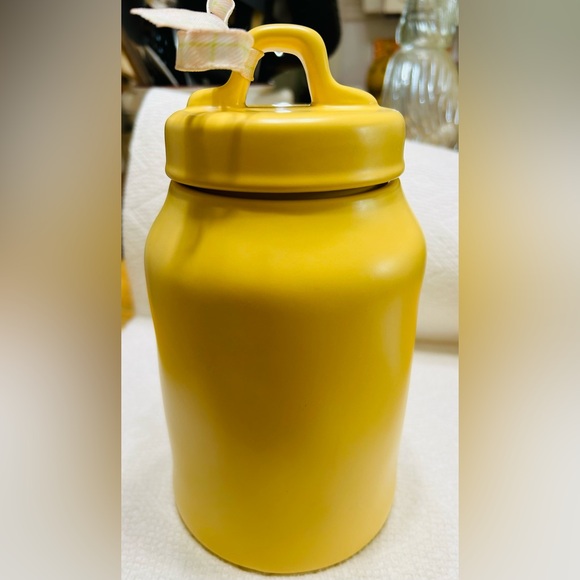 Rae Dunn “crack me up” canister, artisan collection Magenta. Mint condition - Picture 4 of 4